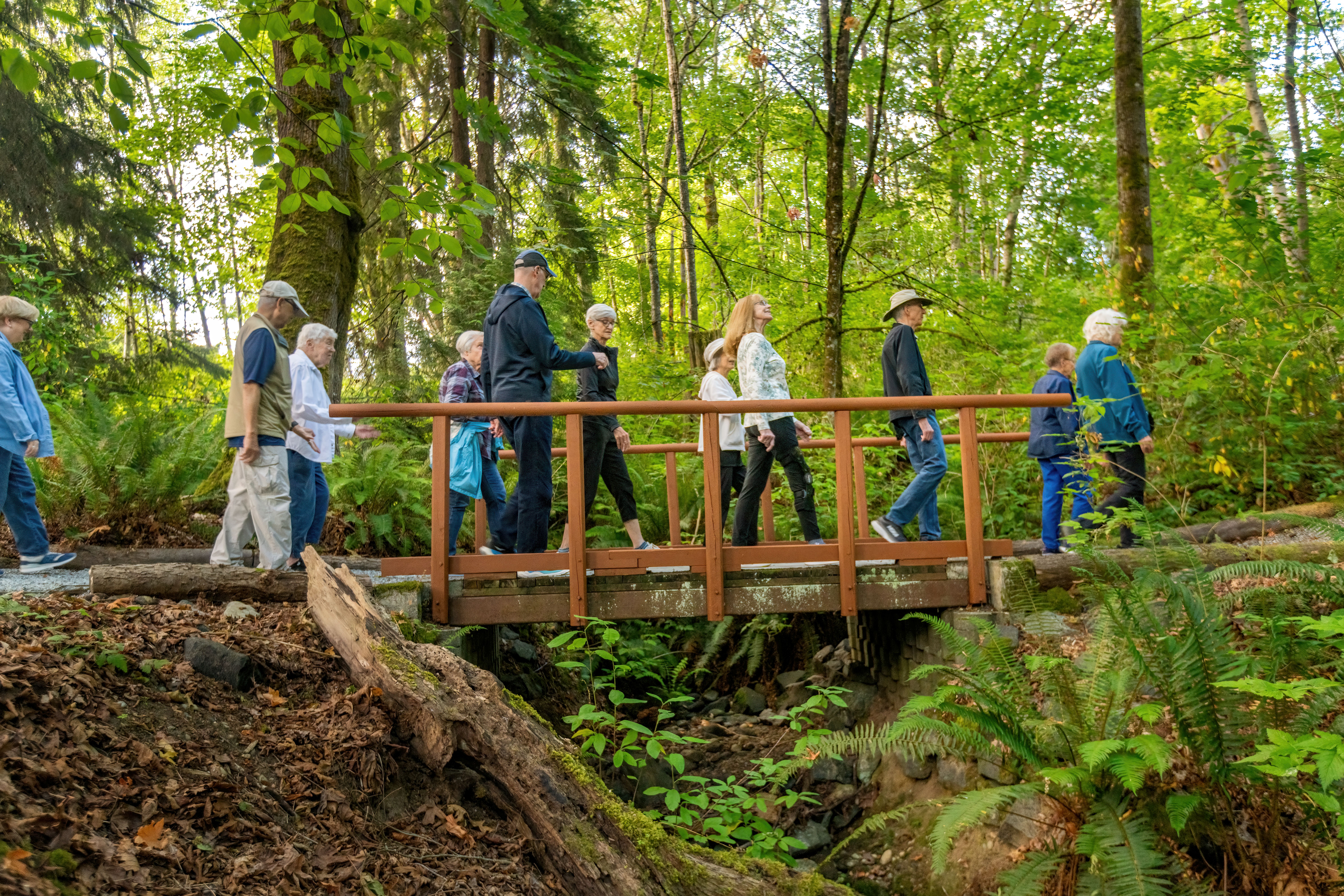 Emerald Heights residents enjoying a walk together